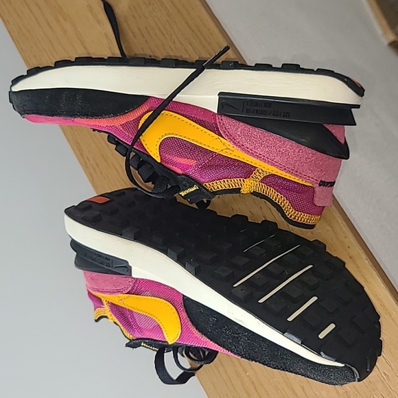 Nike Women's Waffle 1 Vibrant Pink and Black Sneakers with Yellow Swoosh - Picture 8 of 8